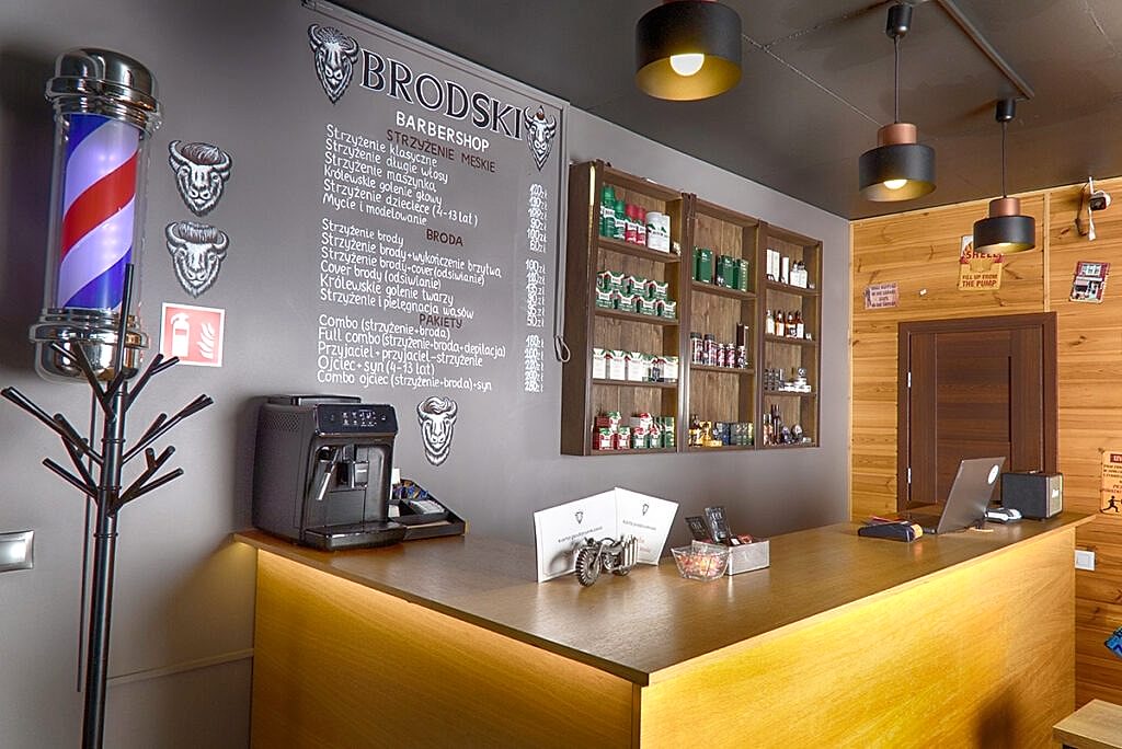 brodski-barbershop-frankfurt nad menem-wilanow-klimczaka.jpg BRODSKI Barbershop w Warszawie Wilanów – stylowe wnętrze i usługi fryzjerskie dla mężczyzn